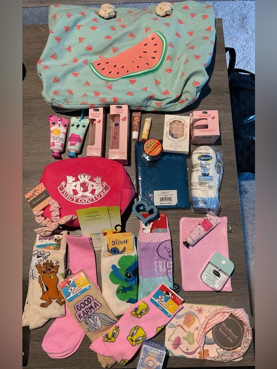 Multiples Handbags - 24 pc. Teen/Pre-teen Beauty BUNDLE - MSRP: $200+